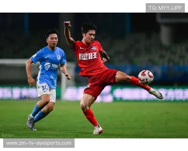 大连英博王禹前场连续直塞：战术之光在海风中的崛起