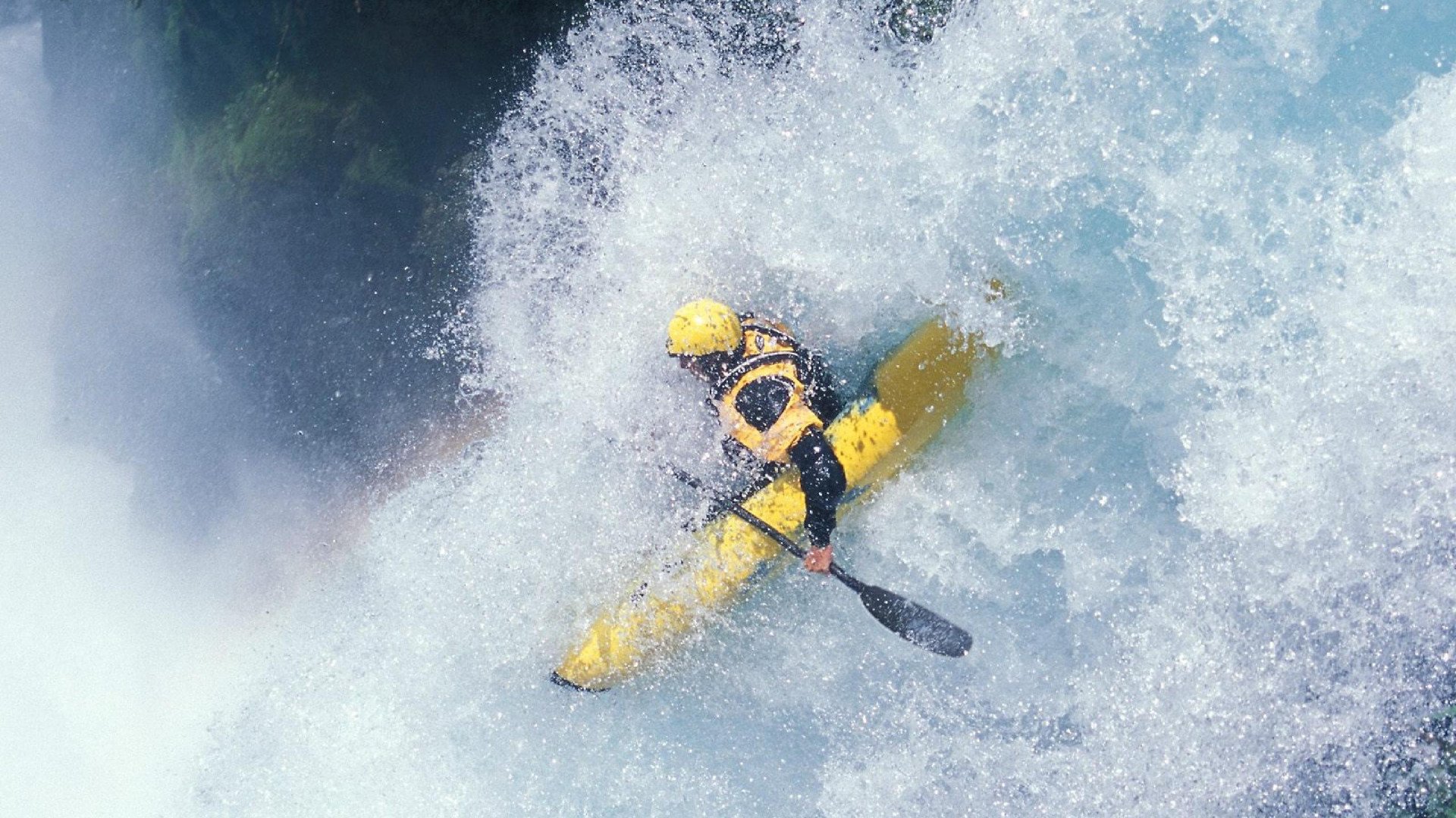 爱游戏体育入口-意甲攻防对决：精彩瞬间层出不穷，意甲对抗强度