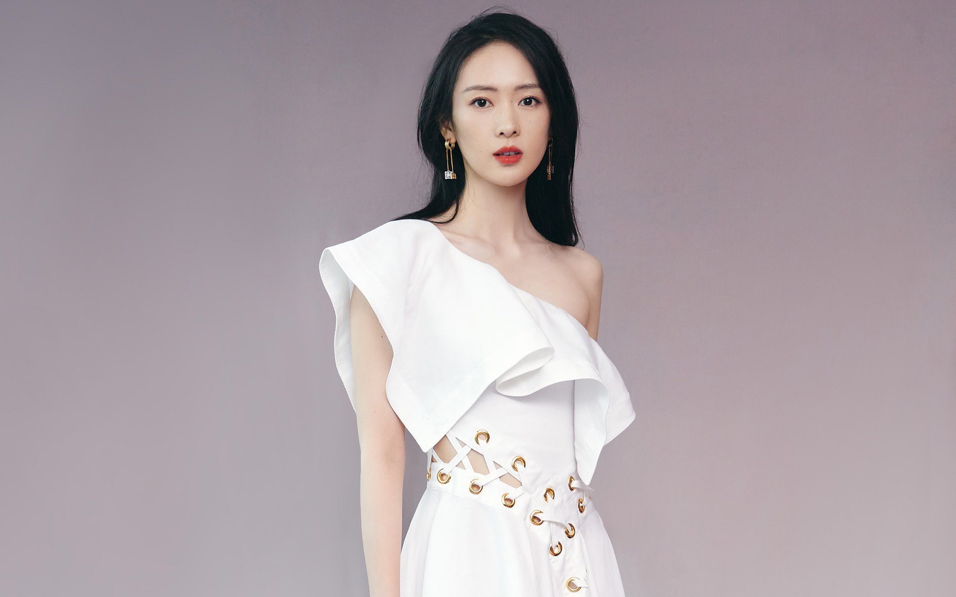 爱游戏官网充值-足球运动员社会责任感增强，积极参与公益项目，足球运动员应该具备哪些素质